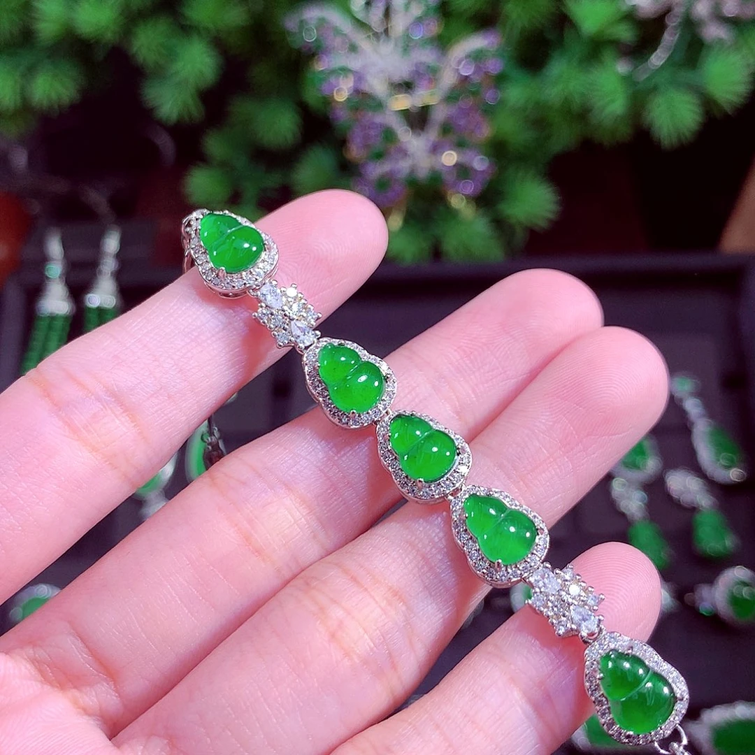 颈饰未镶嵌翡翠天然