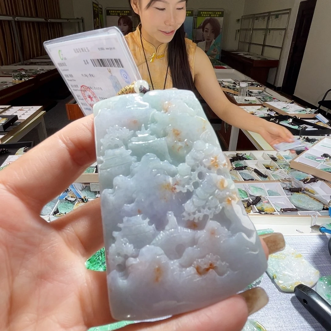 翡翠未镶嵌颈饰一