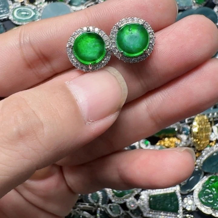 翡翠未镶嵌颈饰天然A货翡翠放漏