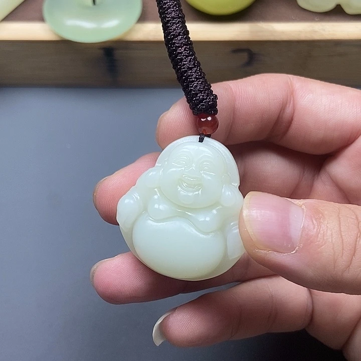 和田玉(糖玉)未镶嵌颈饰