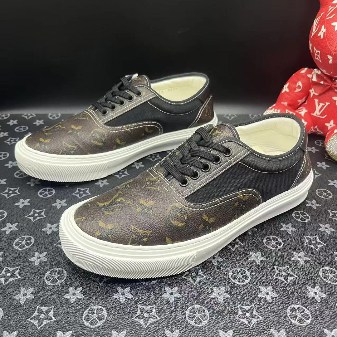 95新 LouisVuitton/路易威登 棕黑老花男士板鞋41码数 ddm2798