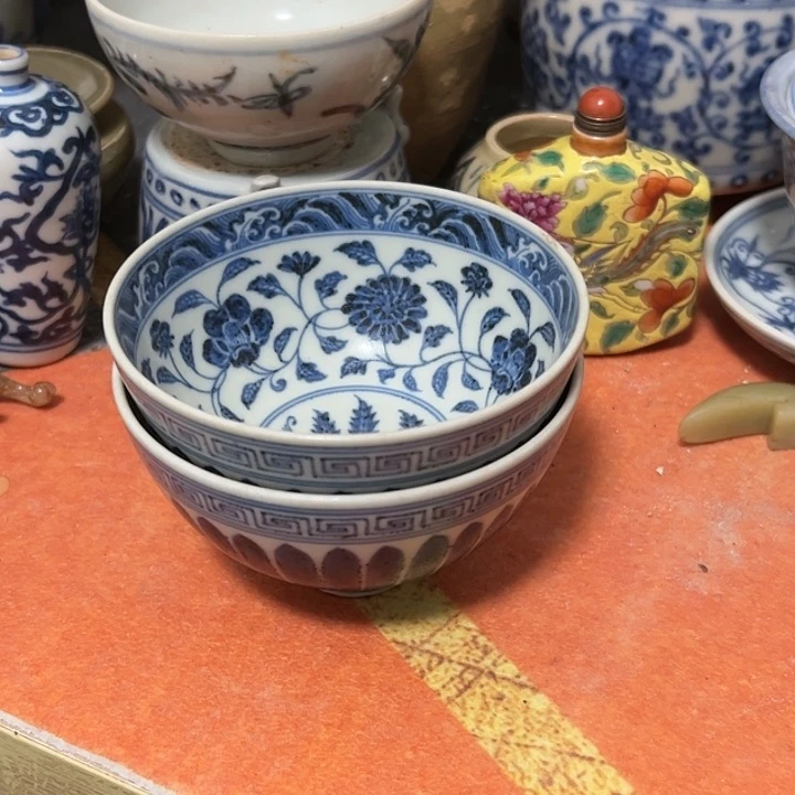 碗夏*青花文饰的一个杯子