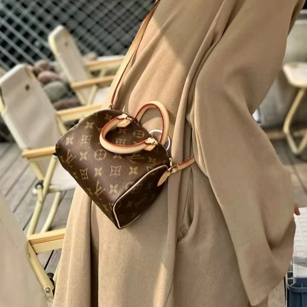 修复品LouisVuitton/路易威登中古枕头speedy nano后换植鞣革