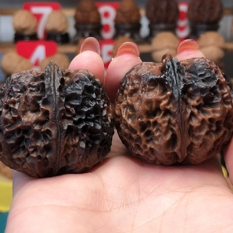 文玩核桃把件云南铁核桃