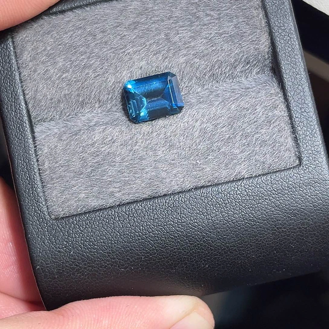 托帕石裸石伦敦蓝托帕