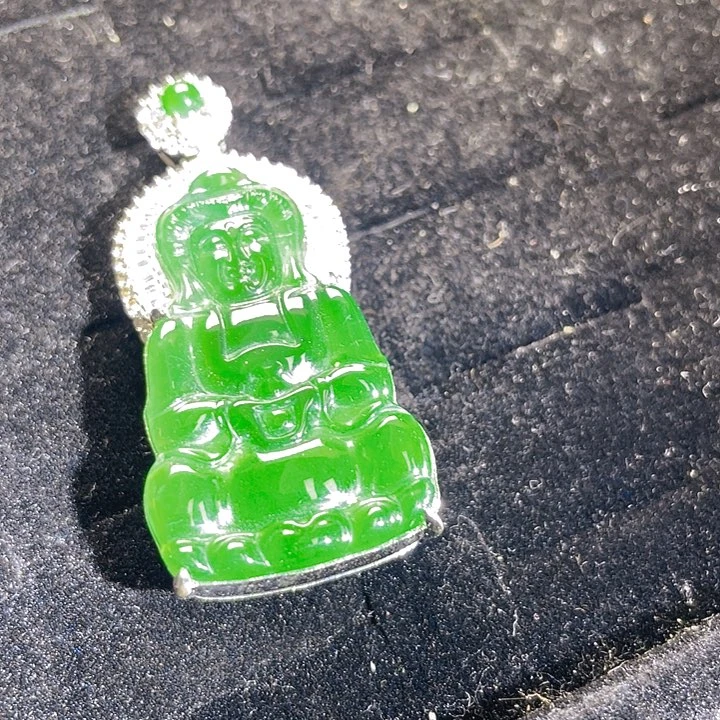 翡翠未镶嵌颈饰10，