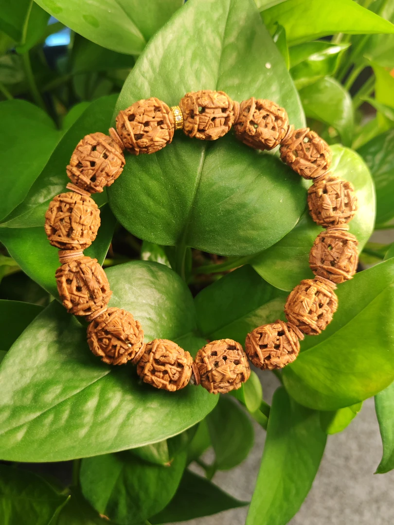 桃核雕刻尺寸1.2四方来财