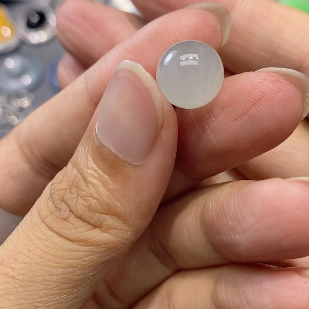 翡翠未镶嵌颈饰缅甸