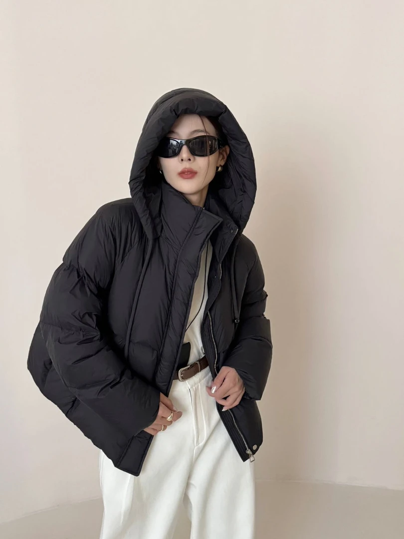 【现货钜惠！一件不留！】两长绳达标90羽绒服 潮流纯色连帽短款