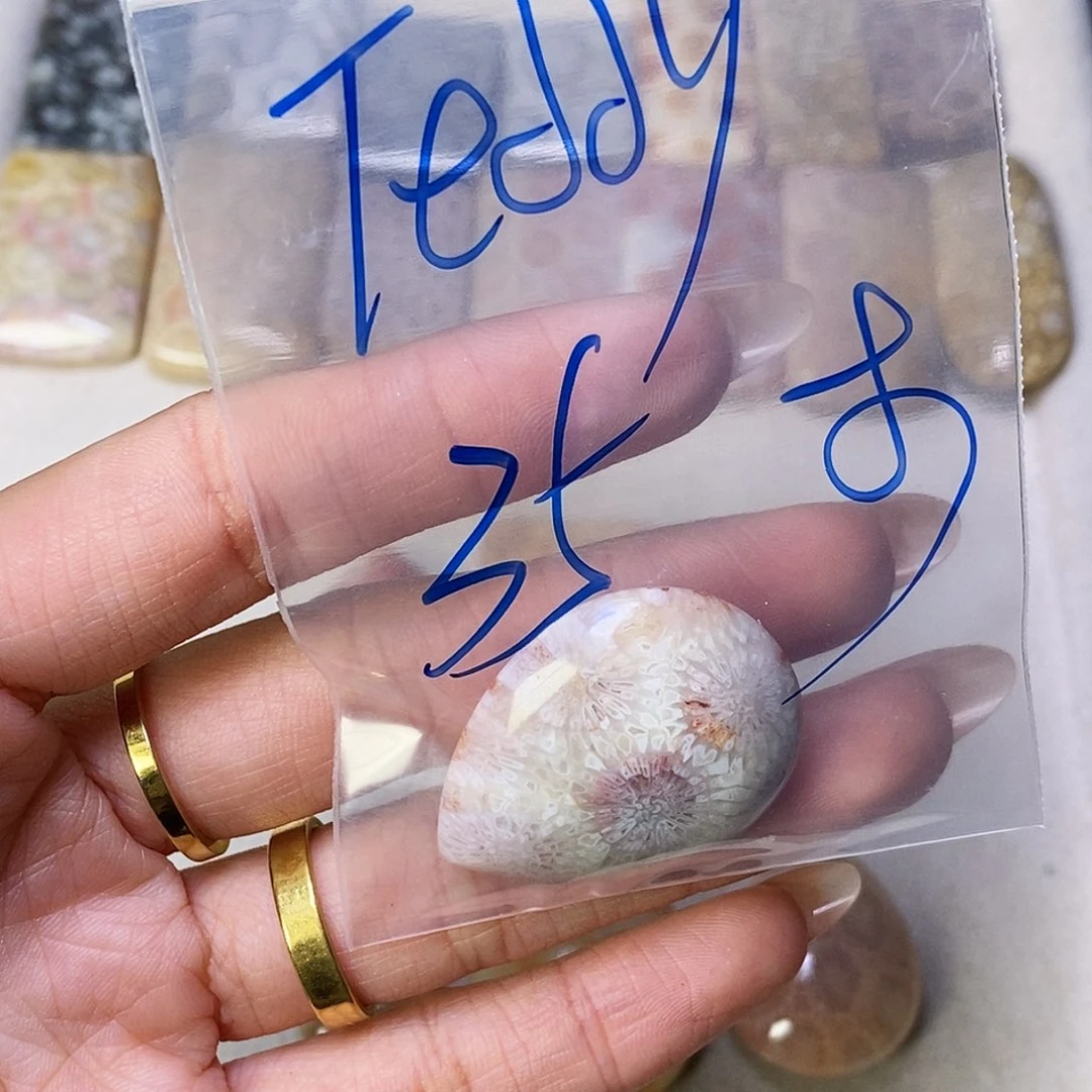 合金颈饰硅化玉T***y