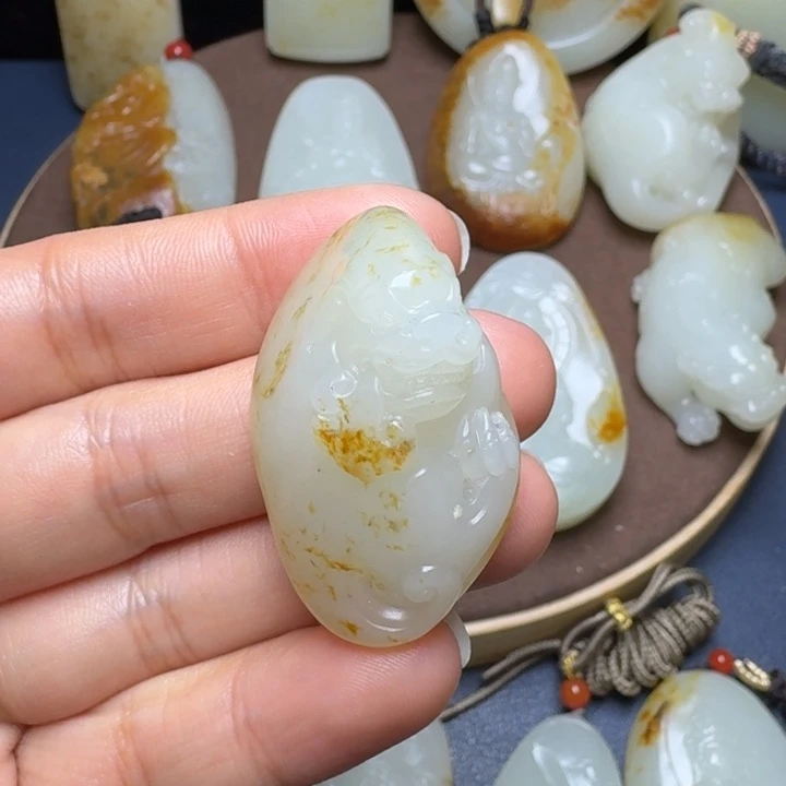 和田玉颈饰未镶嵌