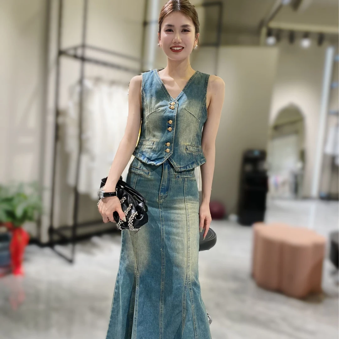 【JY】夏季2025新款百搭牛仔蓝修身无袖马甲V领上衣+半裙套装女
