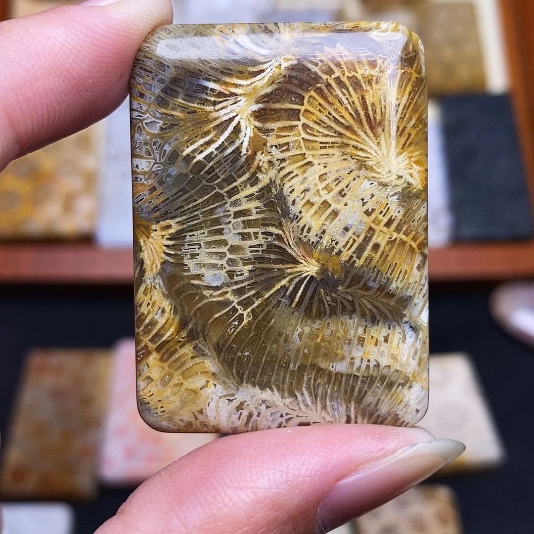 硅化玉珠宝奇石合金烟****）