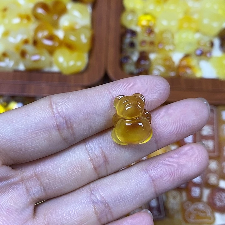 吊坠橄榄核抱抱熊8