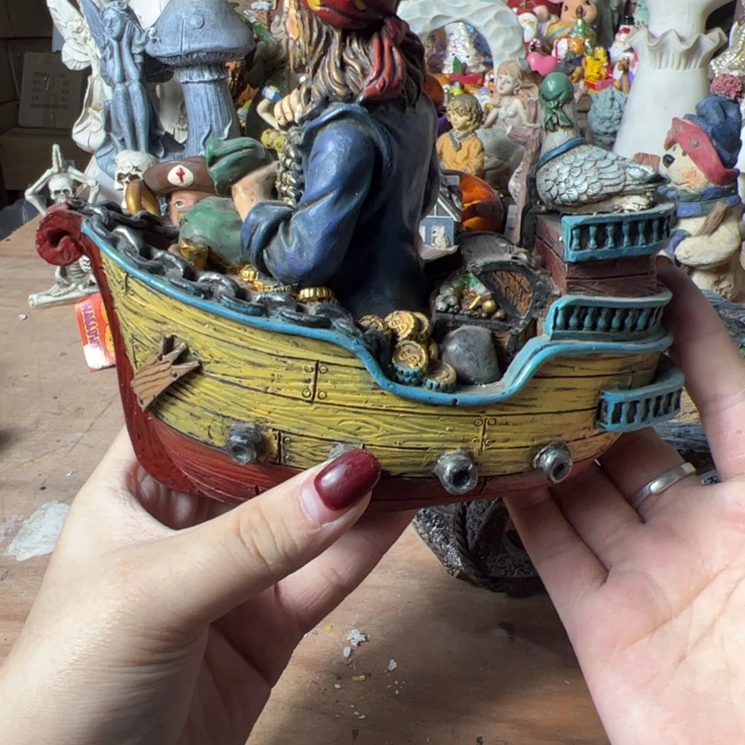 用***H陶瓷树脂工艺品摆件