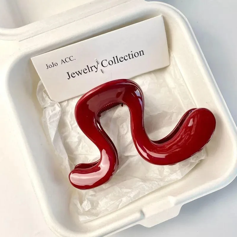 2025新年款大几字抓夹高马尾固定神器发夹盘后脑勺松弛感鲨鱼夹cc