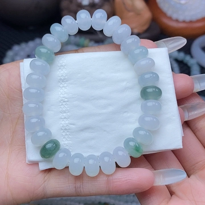 翡翠挂件未镶嵌珠链