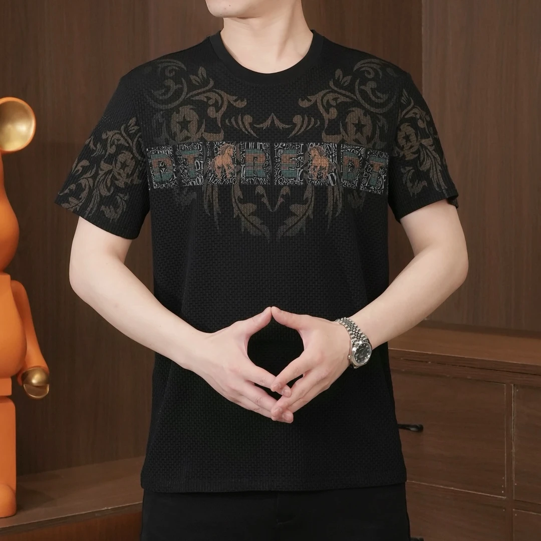 轻奢夏季冰丝重工骏马图腾格子印花设计师款圆领T恤短袖上衣男士