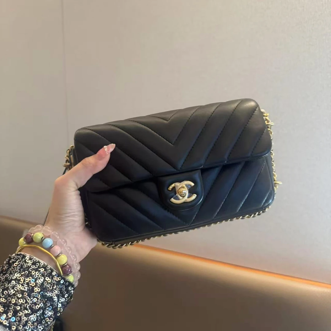 95新 Chanel/香奈儿 香奈儿黑金小号v纹单肩包/非真假不退补不换