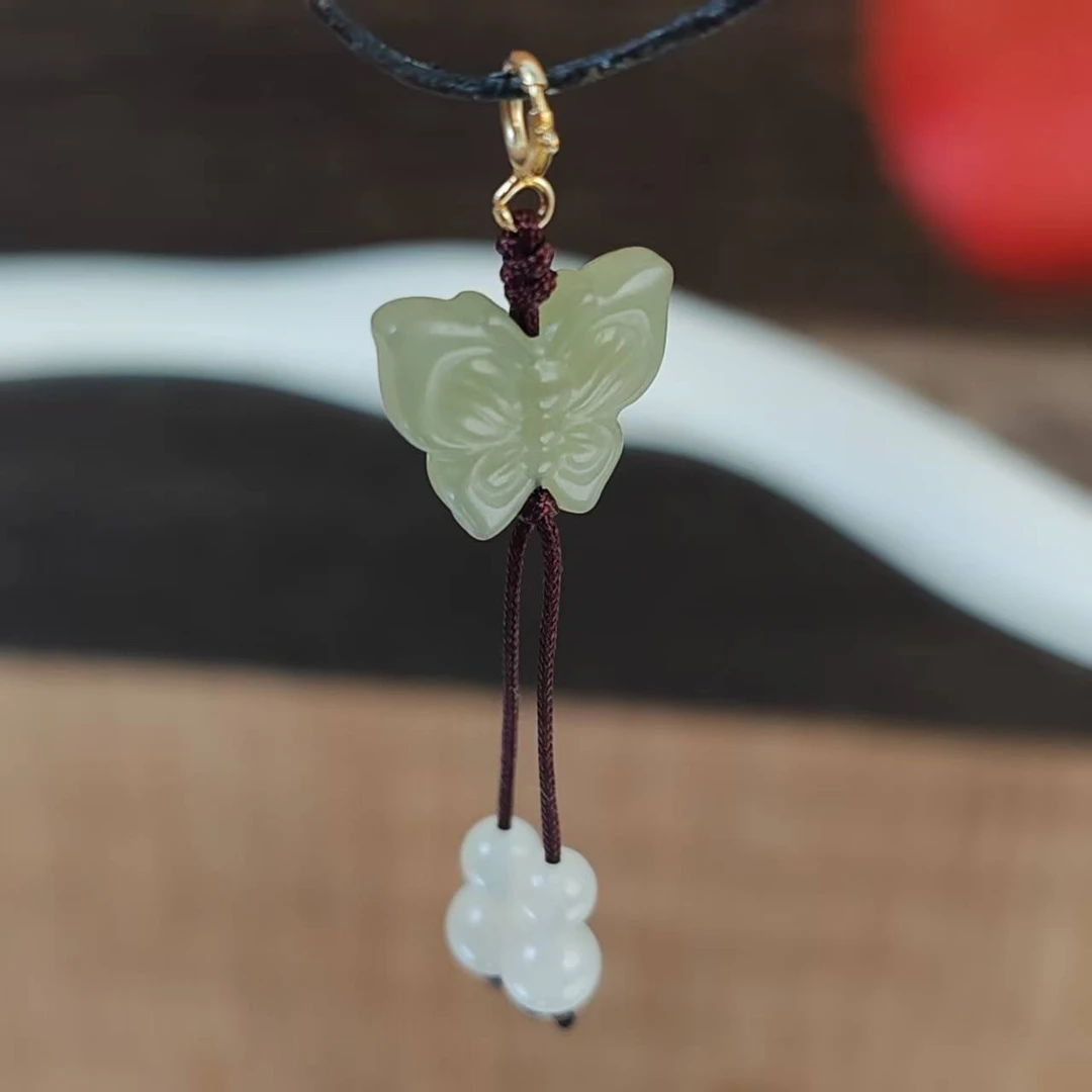 和田玉小蝴蝶吊坠（多样性发其一）
