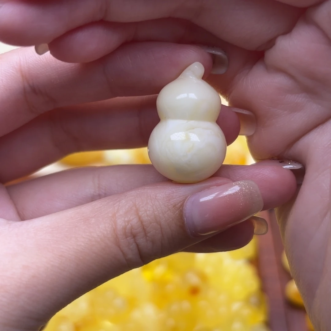 琥珀未镶嵌裸石25号