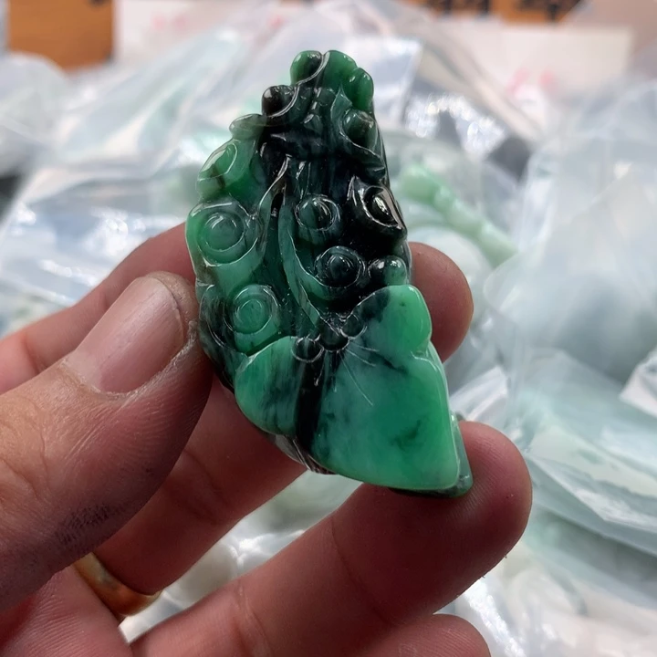 星***瀚翡翠未镶嵌颈饰保真天然A货翡翠