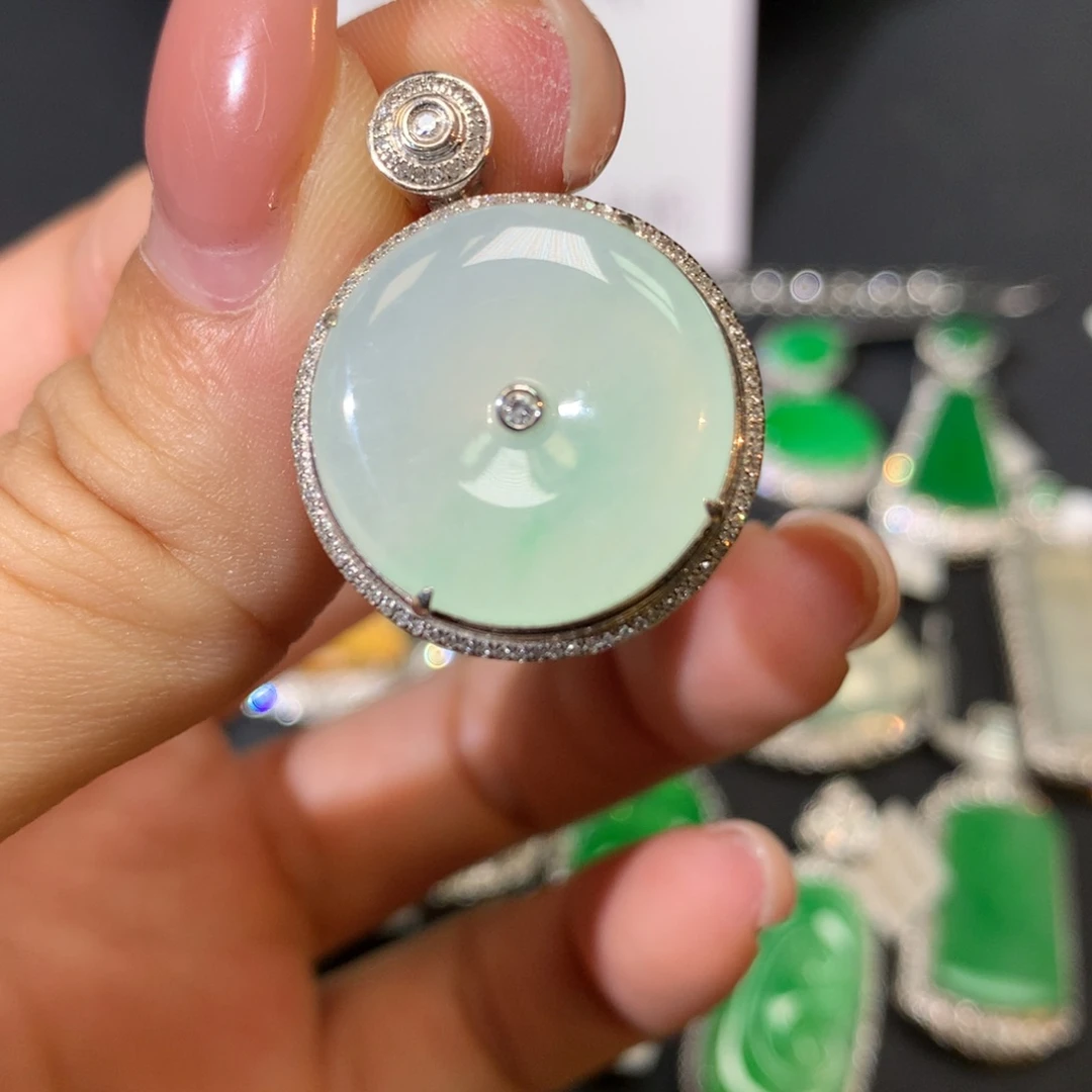 翡翠18K金镶嵌吊坠(不含链)