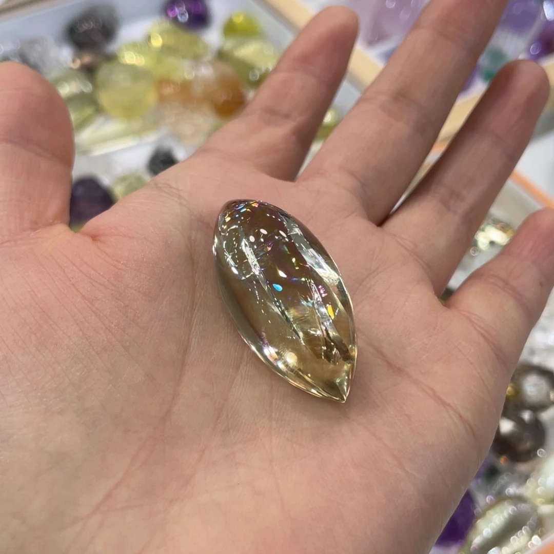 黄晶吊坠未镶嵌马眼阿赛