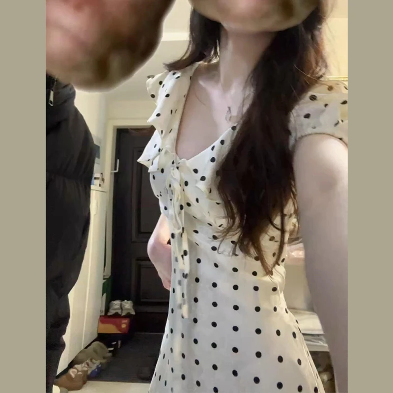 2025法式波点白色v领连衣裙子女夏季高级感气质收腰包臀长裙1760