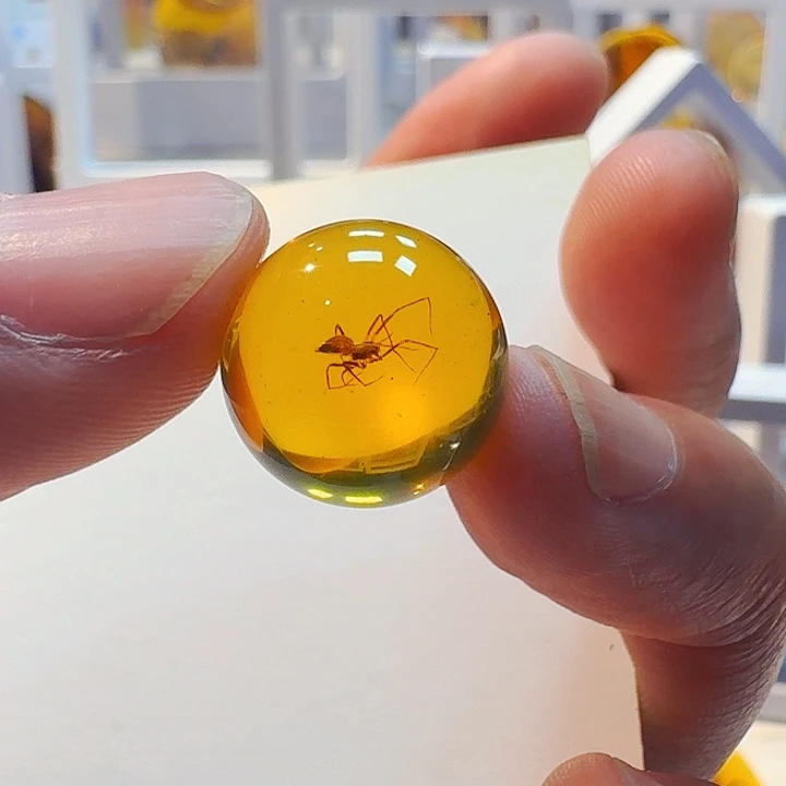 未镶嵌琥珀裸石鬼*黑天然缅甸琥珀吊坠