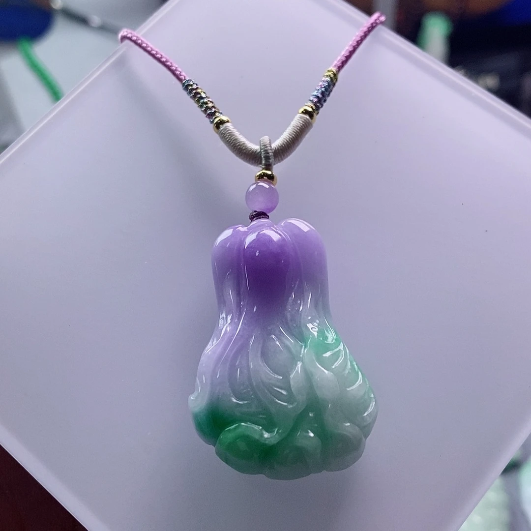 翡翠未镶嵌吊坠(赠链)