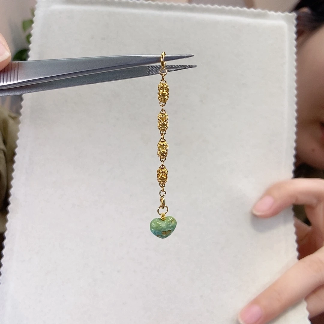 绿松石18K金镶嵌颈饰四不佛伴链滴流