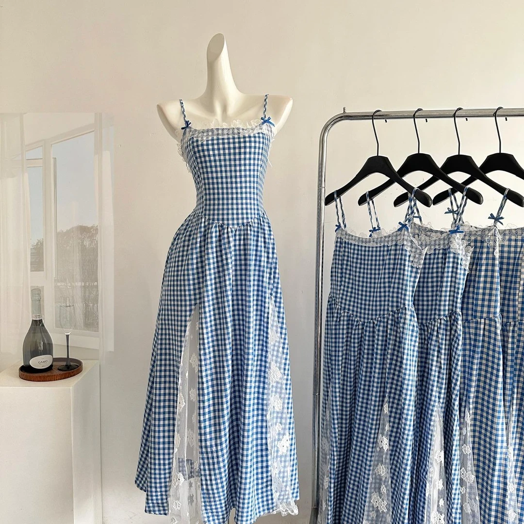 度假风蕾丝拼接抹胸连衣裙女夏装休闲蓝色格子裙海边长裙a字裙