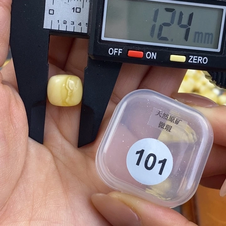 未镶嵌琥珀珠宝奇石琥珀蜜蜡微瑕