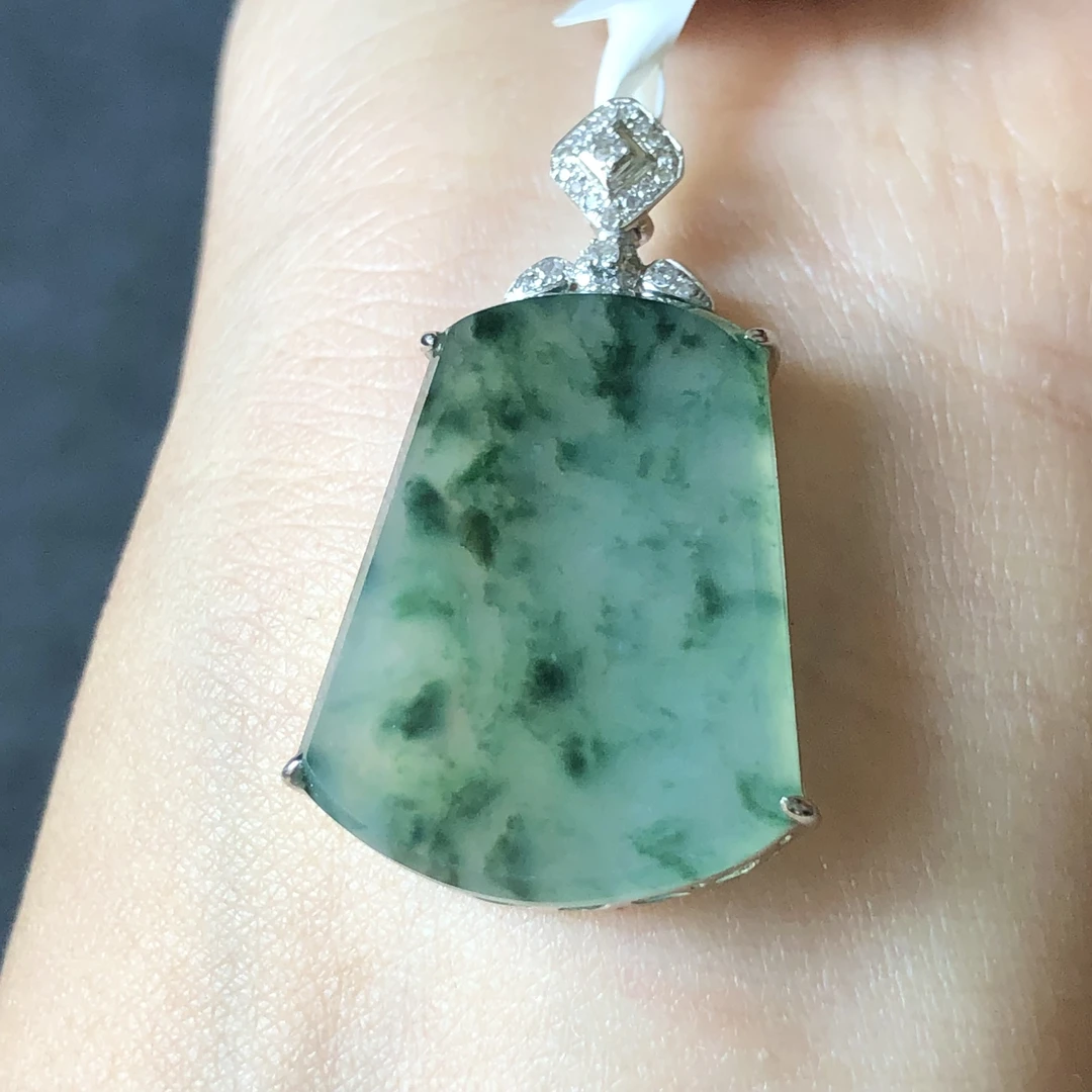 天然A货缅甸翡翠18k金镶嵌老坑冰种飘花无事牌吊坠