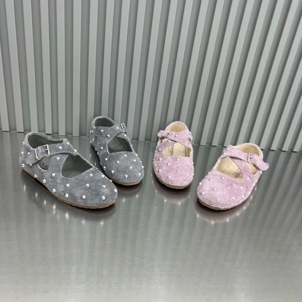 2025新款小众走秀款铆钉交叉扣带单鞋女平底法式玛丽珍鞋