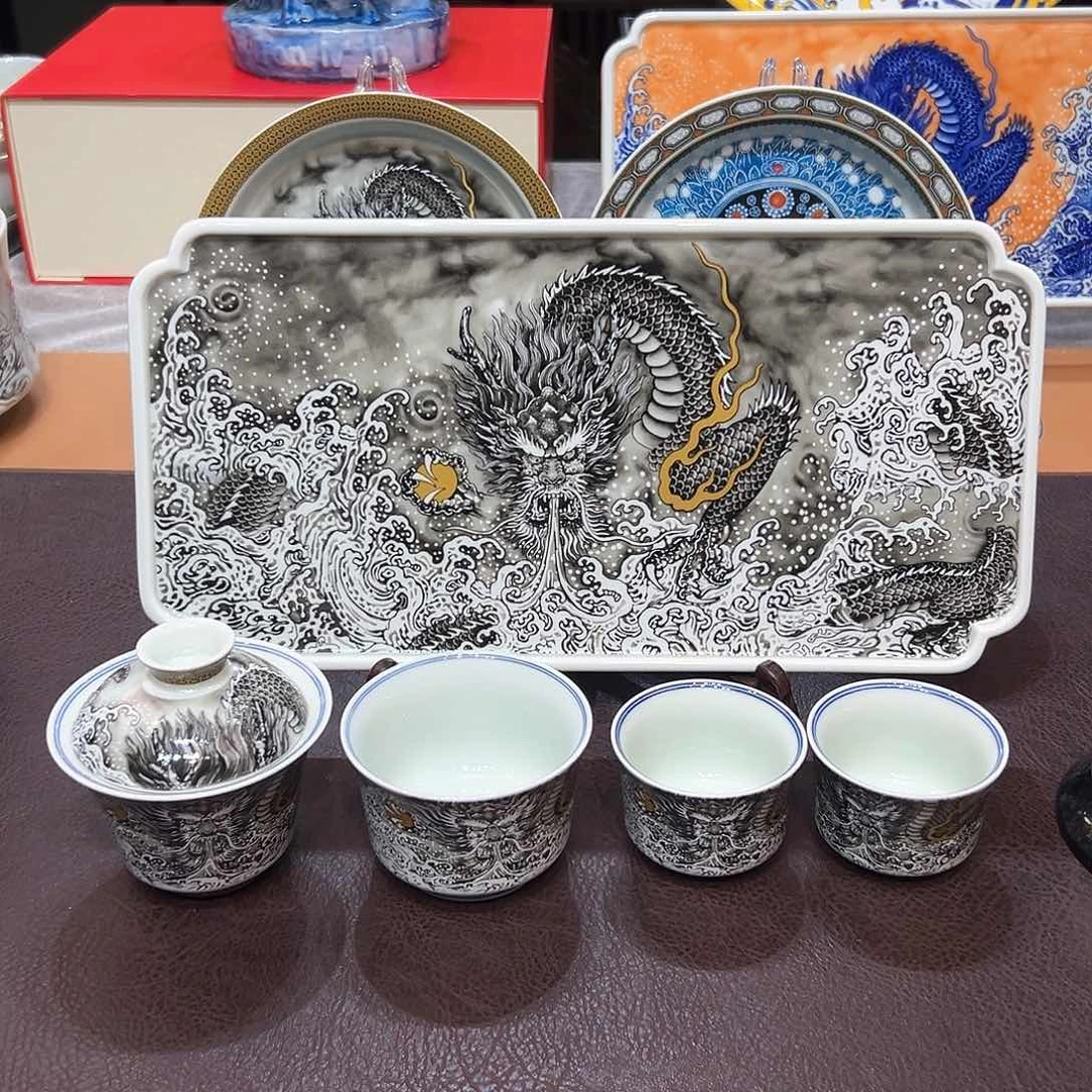 摆件F****。景德镇陶瓷艺术