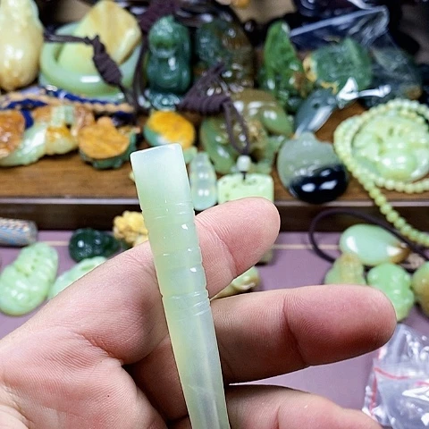 未镶嵌蛇纹石玉颈饰