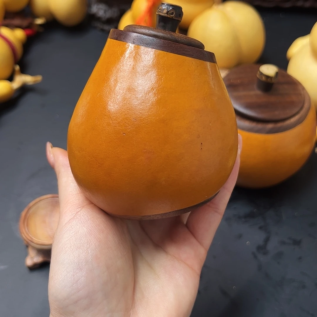 ?****汤微微瑕茶叶罐摆件