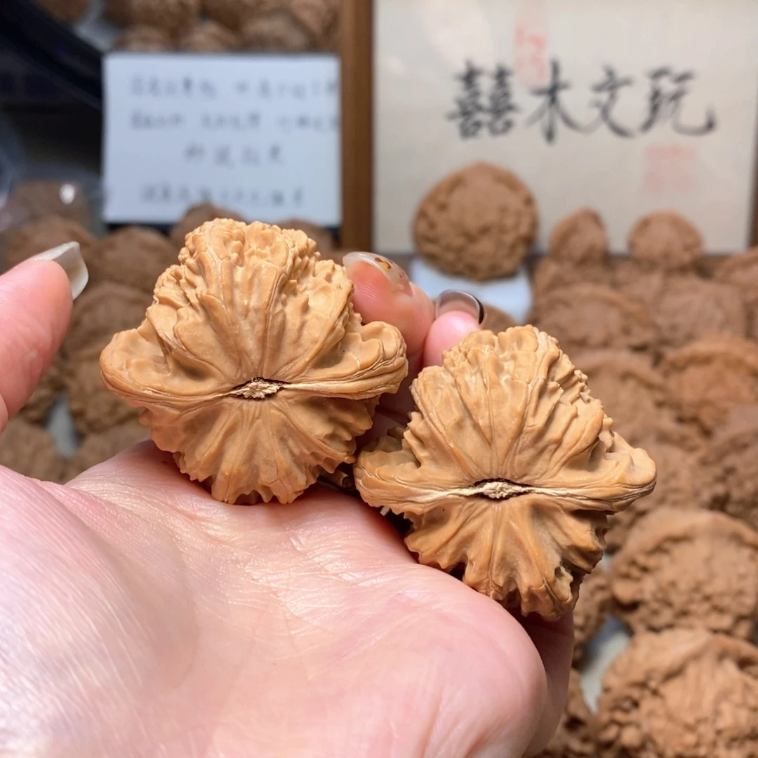 文玩核桃把件45白狮子