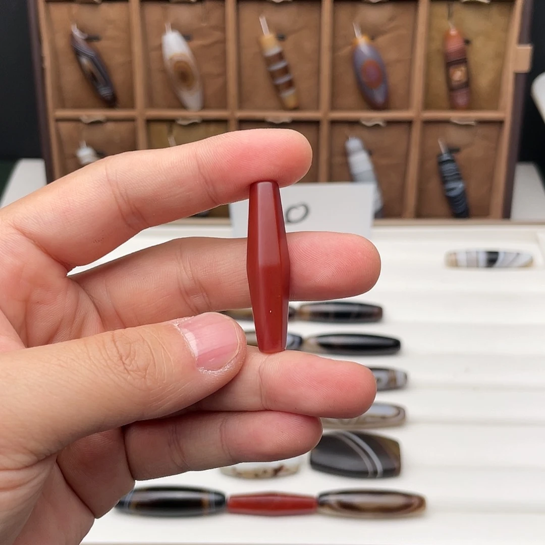 玛瑙/玉髓颈饰合金信**仰