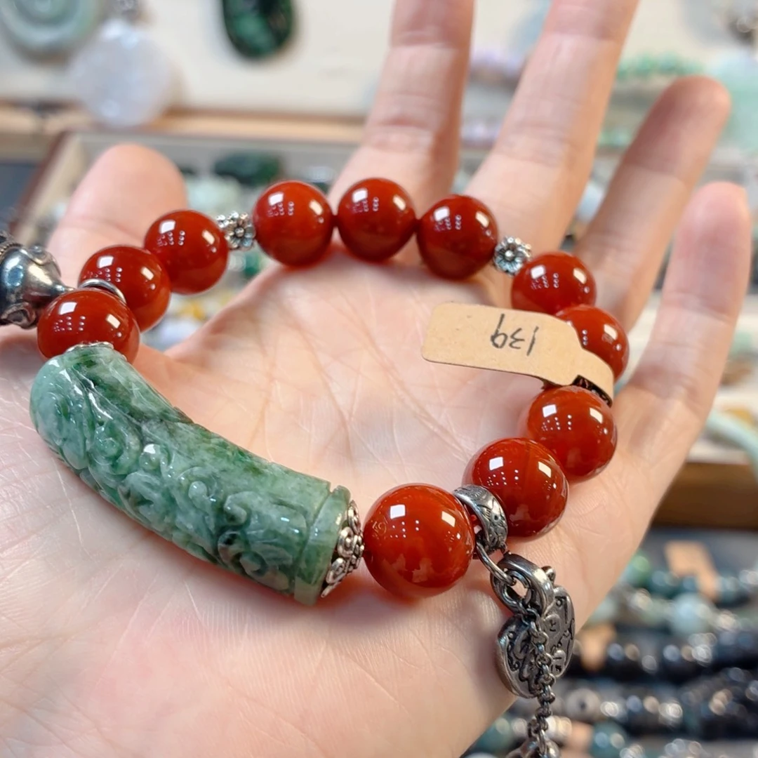 M***M翡翠未镶嵌颈饰手串