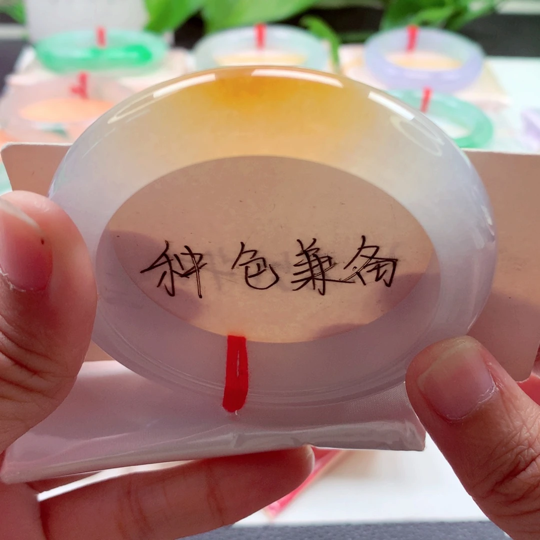 翡翠未镶嵌手镯53.3新货冰润起胶粉底飘黄流光溢彩A