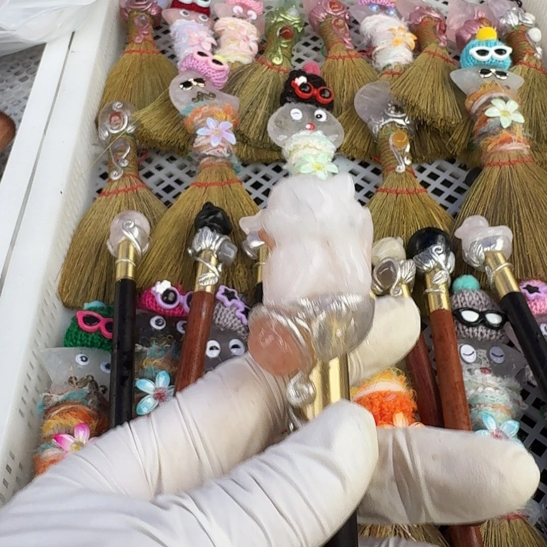 *****未镶嵌烟晶颈饰白