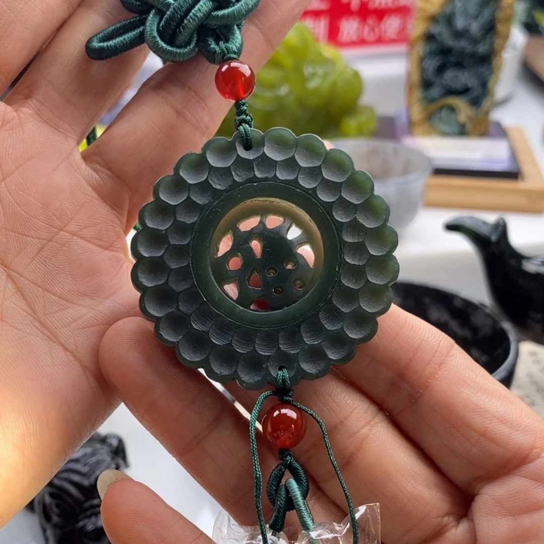 和田玉未镶嵌车挂