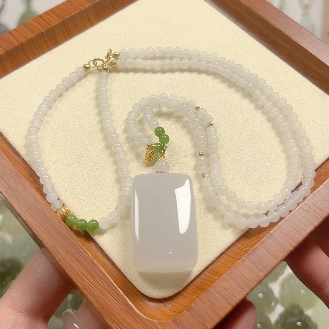 颈饰未镶嵌和田玉