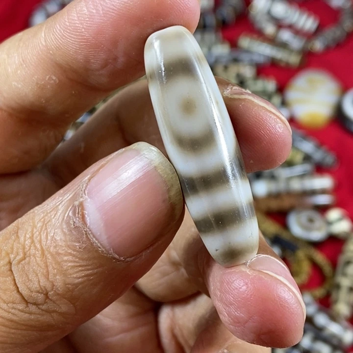 只买单纯的吊坠，没带链子，属的性质。