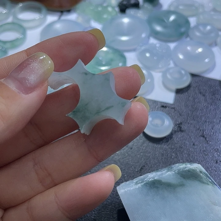 橙***京定制翡翠未镶嵌料子