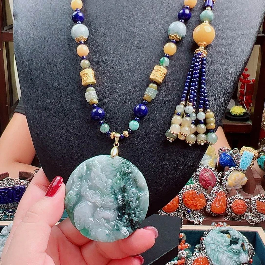 颈饰翡翠未镶嵌国风