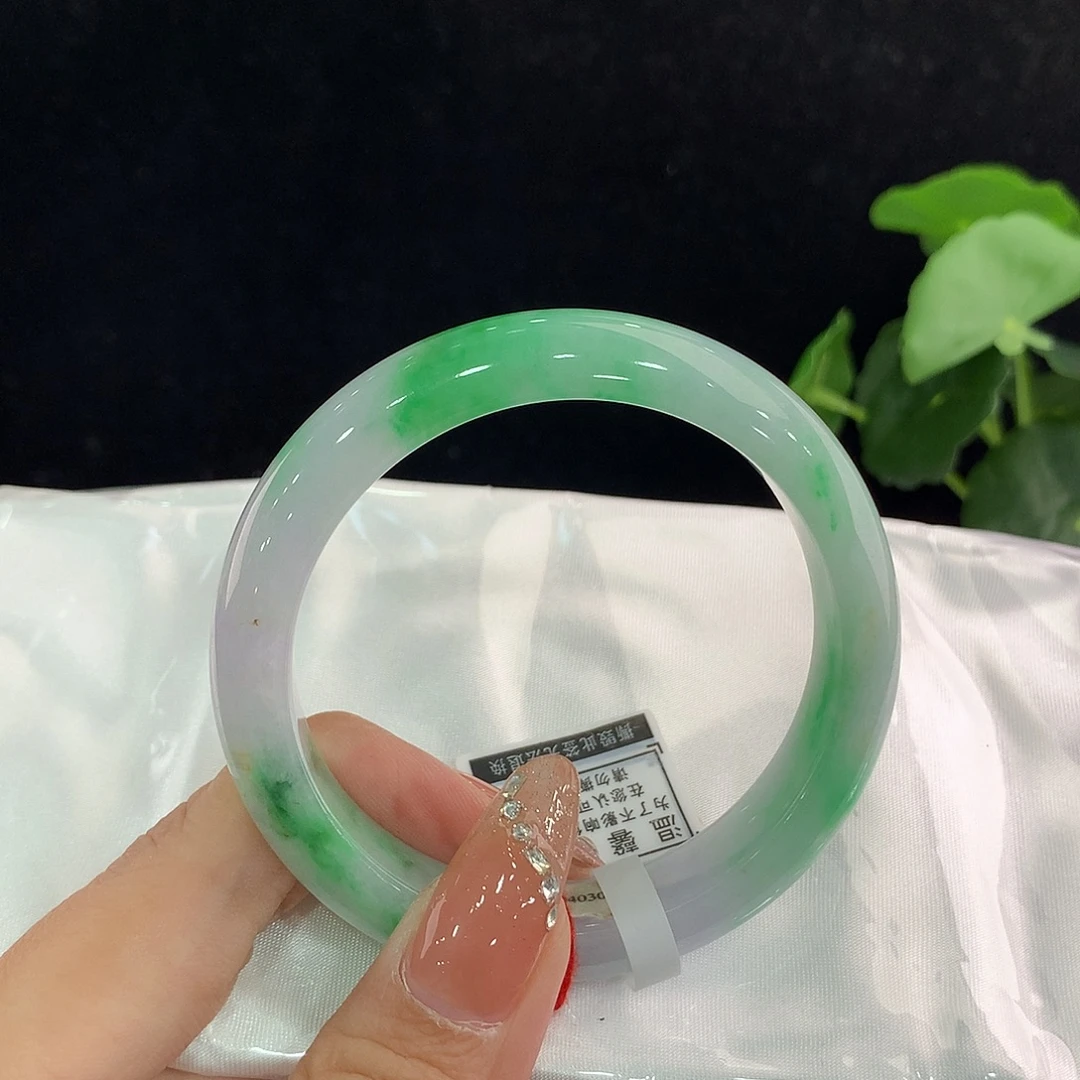 翡翠手镯未镶嵌正55